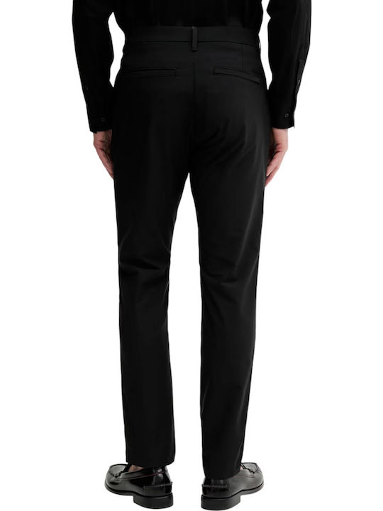 Trousers in Slim Fit Black