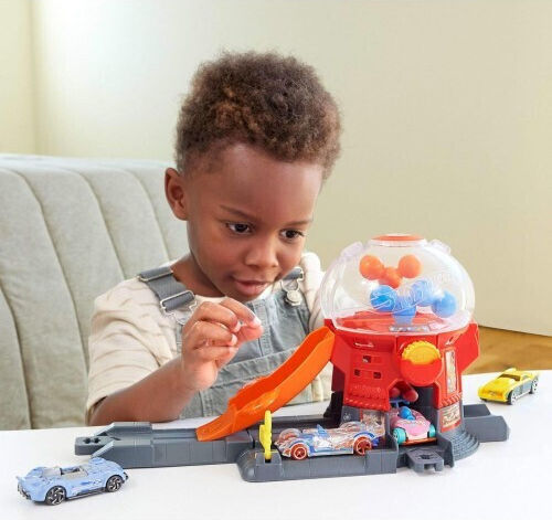 Hot Wheels Писта City Downtown Candy Shop за 4+ години