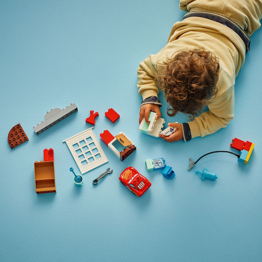 LEGO Duplo Vizita lui McQueen la Garajul lui Doc pentru 2+ Ani 35 Bucăți