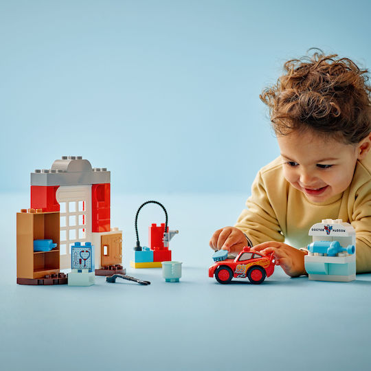 LEGO Duplo Vizita lui McQueen la Garajul lui Doc pentru 2+ Ani 35 Bucăți