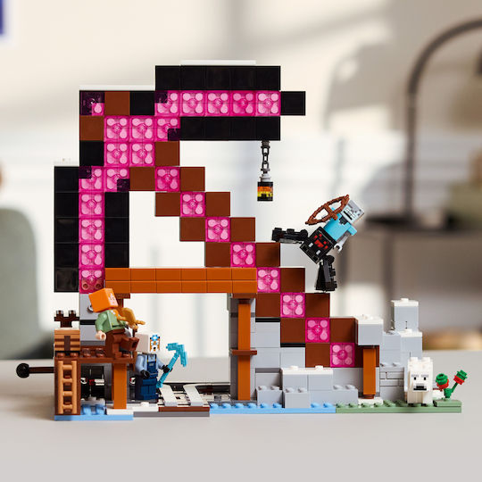 LEGO Minecraft The Pickaxe Mine for Ages 8+ 530 Pieces