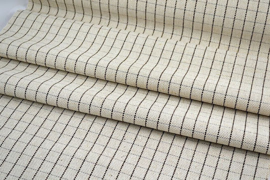 Material textil din fetru fucsia