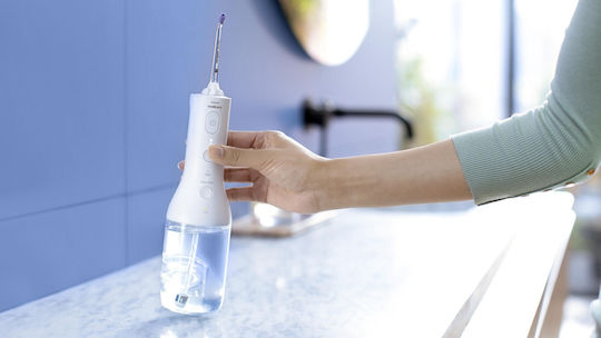 Philips Sonicare DiamondClean 9000 Elektrische Zahnbürste mit Drucksensor Weiß