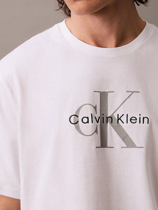 T-shirt White