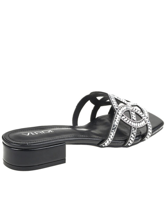 Women's Flat Sandals in Black Color