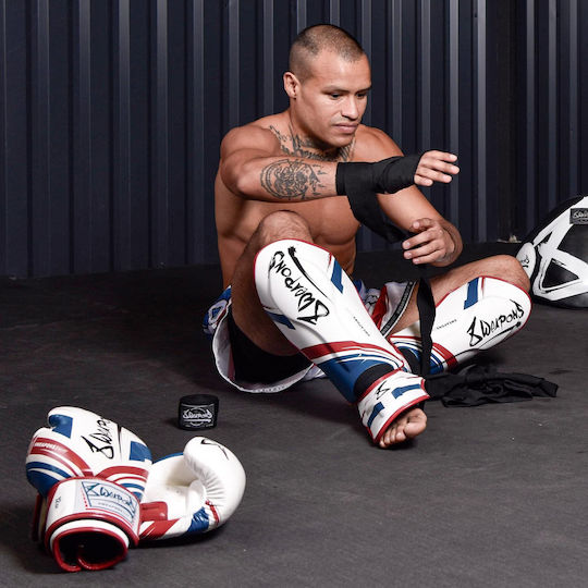 8 Weapons Shin Guards Adults White