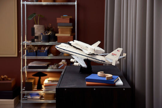 LEGO Icons Shuttle Carrier Aircraft за Възраст 18+ Бройки 2417