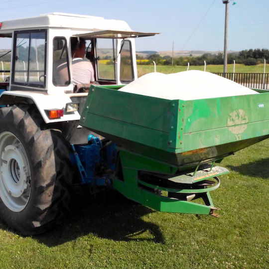 Zeolite 0.8 to 2.5 Millimeters Fine Gravel Ideal for Incorporation Small-Scale Crops 25 Kilograms