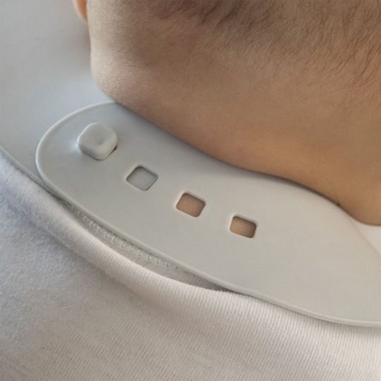 Babyono Αδιάβροχη Σαλιάρα Σιλικόνης με Κουμπί & Τσέπη Μπλε για 6 m+