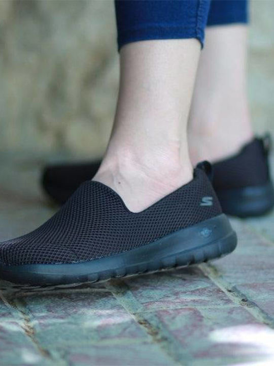 Go Walk Joy Γυναικεία Slip-On Μαύρα