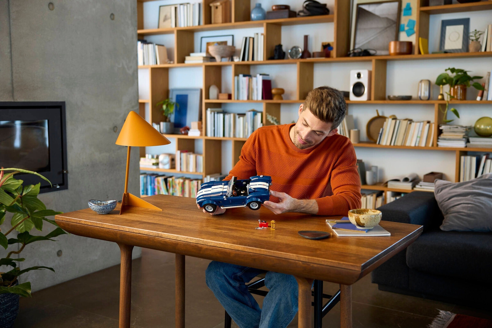 LEGO Icons Shelby Cobra 427 S/C Pentru 18+ Ani 1241 Bucăți 10357