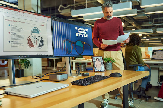 HP Thunderbolt 4 Dock 100W G6 Hub 10 USB 3.2 Ports with USB-C Connecting to a Computer Ethernet White