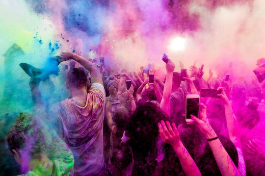 Set 6 Pungi Pudră Colorată Holi Idealstore Roșu Portocaliu Galben Verde Albastru Mov Fabricat din Ingrediente Naturale Sigure Non-iritante Fără Alergii Ideal pentru Zile de Naștere Festivaluri Evenimente