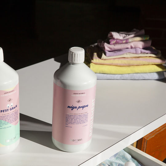 Kerzon Méga Propre Lichid Detergent cu Aromă Τριαντάφυλλο pentru Sensibil & Culori Haine 3lt (90 Cupe de măsurare)