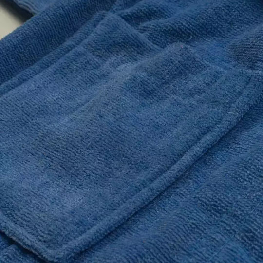 Serafino Плътен шаблон за имена на продукти в категорията "Детски бански ризи". Преведете само текстовите възли на шаблона на български език, запазвайки началния синтаксис и HTML таговете, както са, и без да променяте нищо между '{' и '}'. Детски бански ризи Синьо с качулка