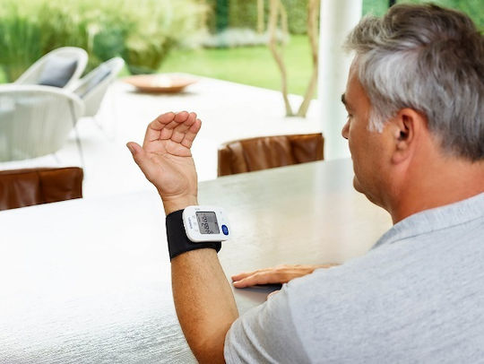 Omron RS4 Electronical Blood Pressure Monitor Wrist with Arrhythmia Detection HEM-6181-E