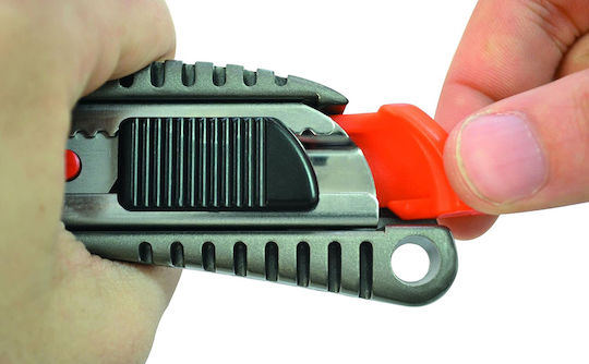 NT Cutter Faltschneider mit Metallisch Körper und Klingenbreite 18mm
