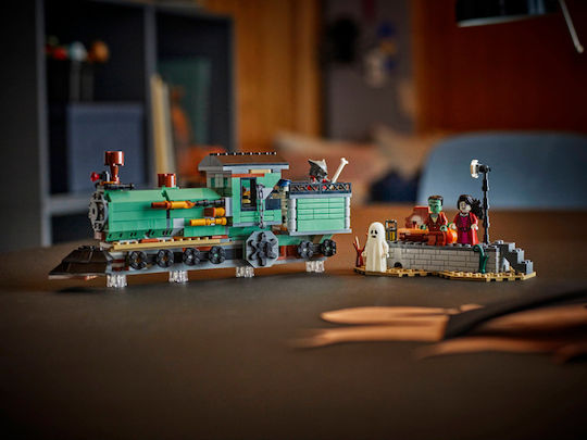 LEGO Creator 3-in-1 Haunted Mansion За 9+ Години 736 Бройки