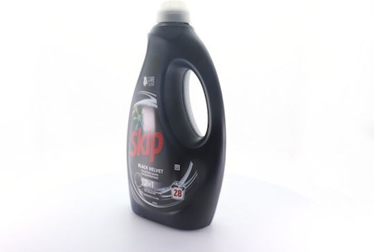 Skip Velvet Υγρό Απορρυπαντικό για Μαύρα Ρούχα 1.4lt (28 Μεζούρες)