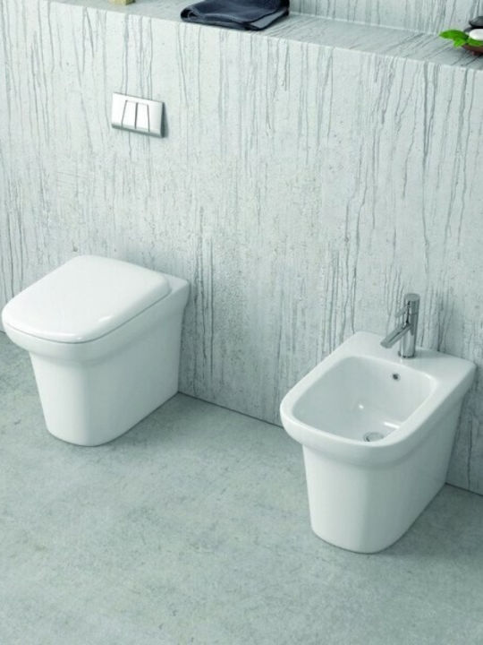 Karag Grace Floor-Standing Toilet with Floor Trap that Includes Soft Close Cover White
