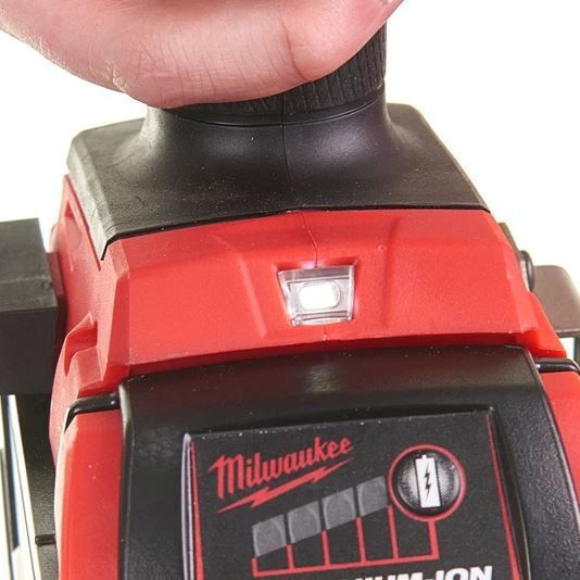 Milwaukee 3990947 Set Angle Wheel & Drill Driver & Impact Screwdriver & Excavator 18V with 2 Batteries 5Ah and Case