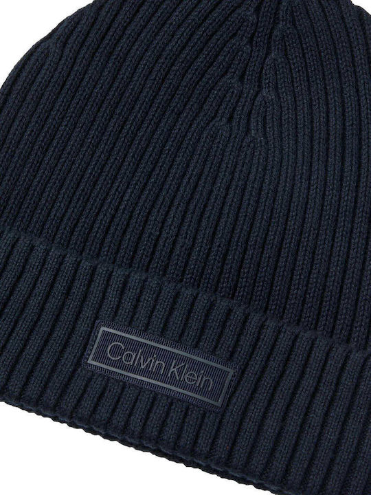 Beanie Beanie with Rib Knit in Blue color