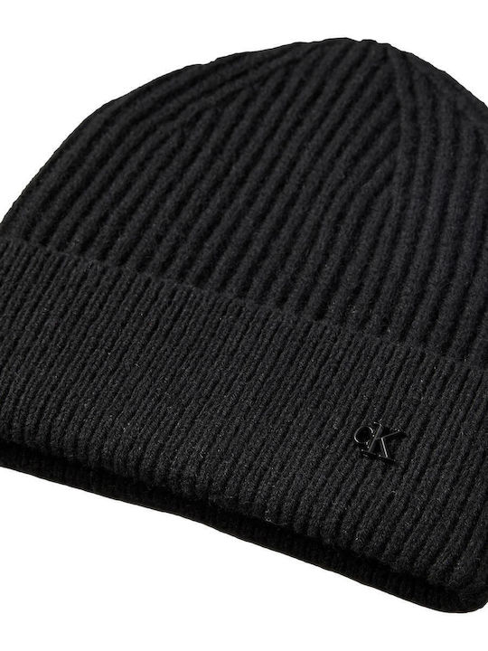 Beanie Beanie Knitted in Black color