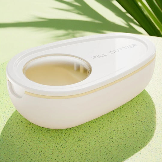 Cutie Pentru Tăiat Pastile Organizator Medicamente Flippy Albă 8x5x2.65 Cm Compactă Portabilă Ideală Pentru Călătorii