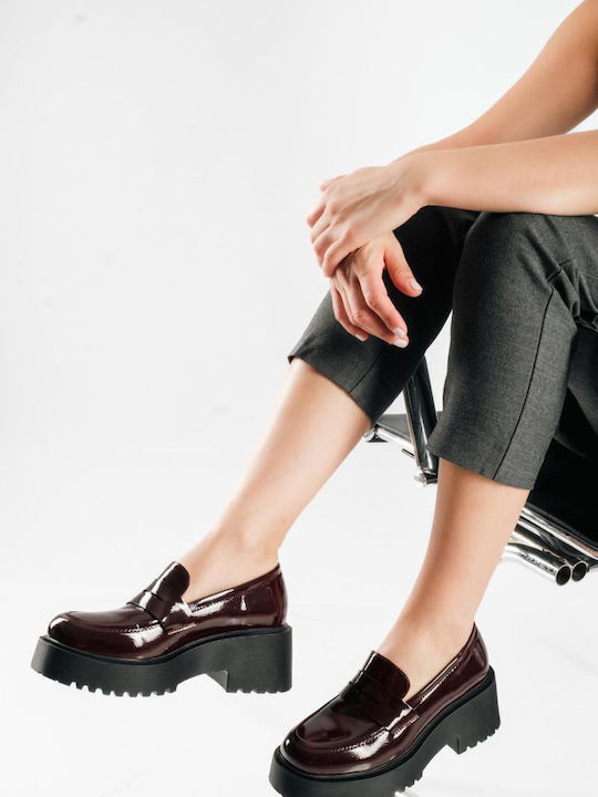Women's Loafers in Burgundy Color