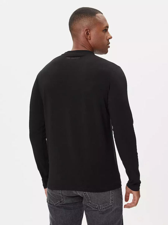Black T-shirt