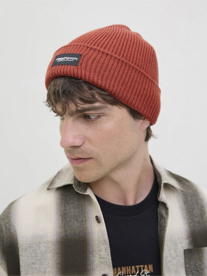Beanie Beanie Knitted in Red color