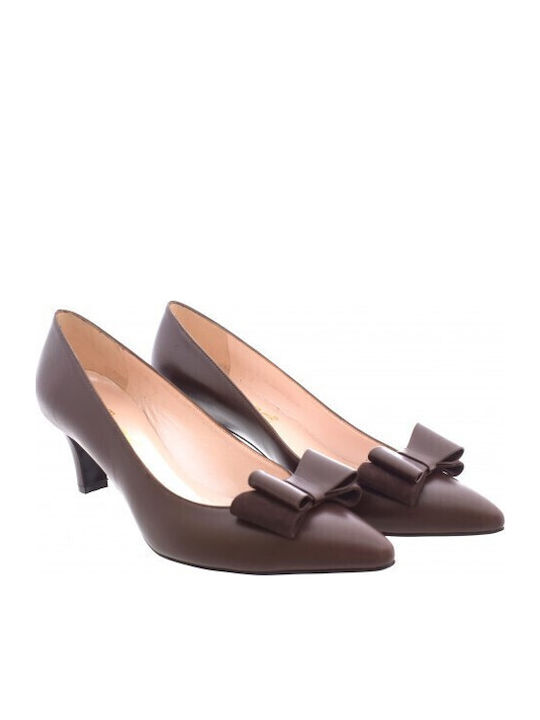 Leder Pumps mit mittelhohem Absatz Braun