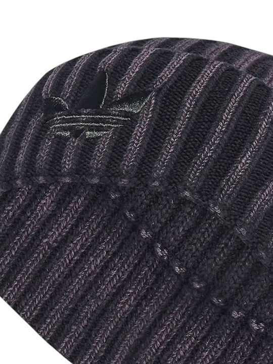 Beanie Beanie Knitted in Black color