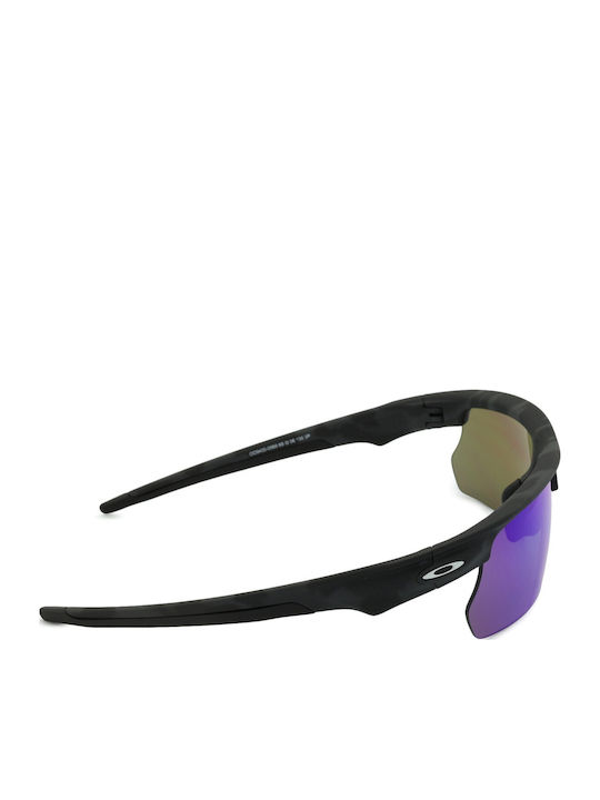 Oakley Prizm Sapphire Мъжки Слънчеви Очила с Черна Пластмасова Рамка и Сини Поляризирани Огледални Стъкла OO9400-05