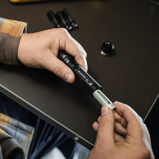 LedLenser LED IP68 с Максимална Яркост 25лм Черен