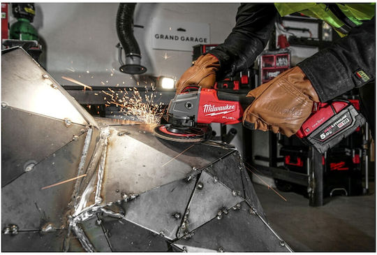 Milwaukee M18 FPP4C - 555T Set Angle Wheel & Excavator 18V with 3 Batteries 5Ah - 5.5Ah and Case