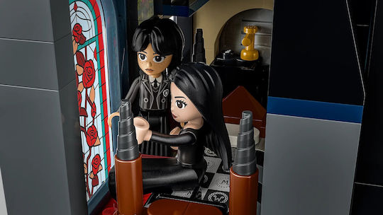 LEGO Wednesday Morticia's Cottage Pentru Vârsta 10+ Număr Bucăți 1002