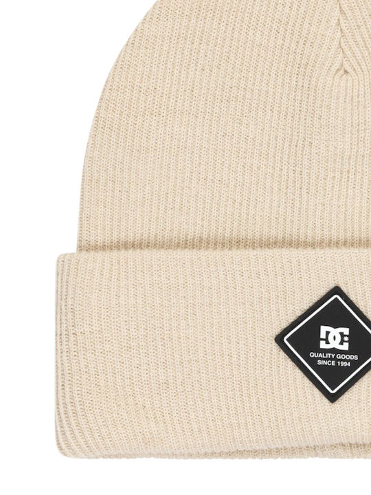 Label Beanie Beanie Knitted in Beige color
