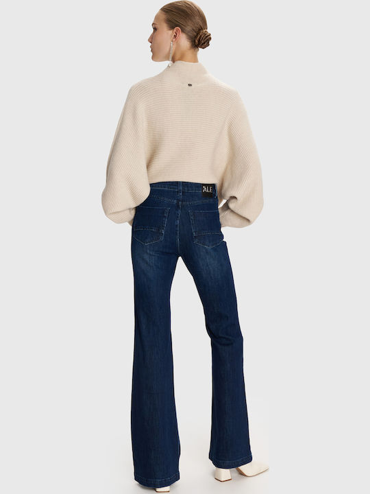 8919272-BLUE