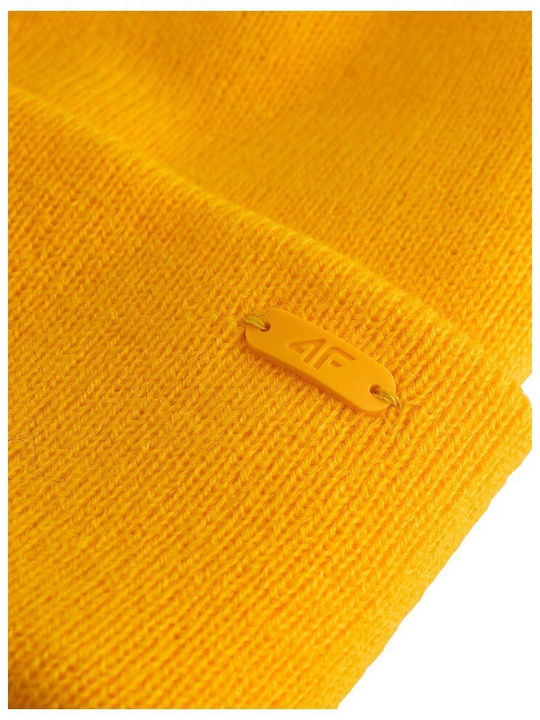 Beanie Beanie Knitted in Yellow color