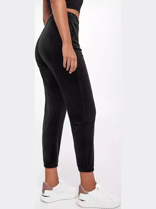 DKNY