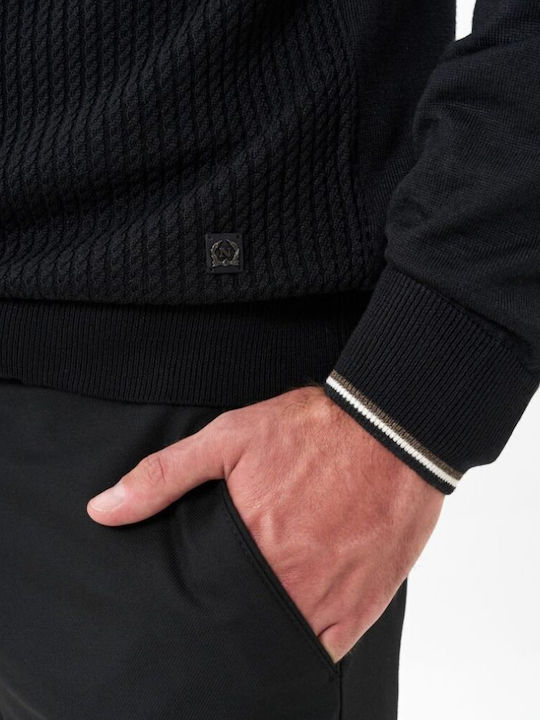 Schwarzer Pullover