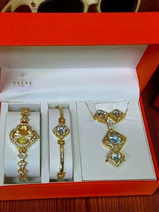 Velve Set with Necklace , Earrings & Ring from Gold with Stones