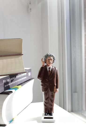 Kikkerland Figurină Miniaturală Solară Einstein 18.5 cm