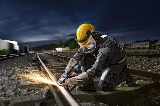 Bosch GWS 18V-11 S Professional Τροχός 125mm Μπαταρίας Brushless με Ρύθμιση Στροφών 2x5Ah