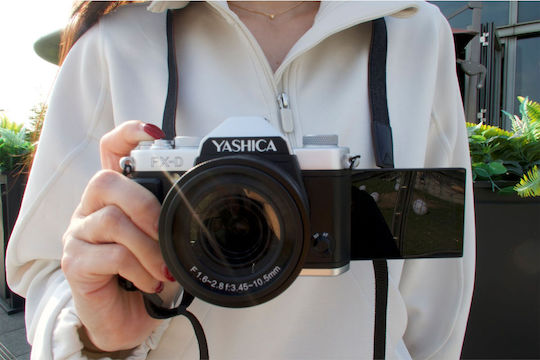 Yashica FX-D 100 Компактен Фотоапарат 13МР Оптично Увеличение 3x Черна