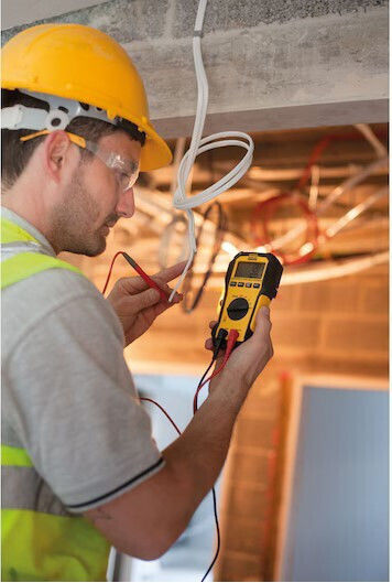 Stanley Fatmax Ψηφιακό Πολύμετρο με Μέτρηση AC / DC / Αντίστασης