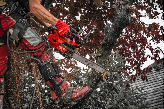 Milwaukee FTHCHS30-802 Battery Chainsaw 2x8Ah 18V 4.7kg with Blade 30cm