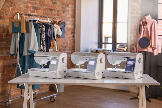 Brother Gewerbliche Nähmaschine Innov-is Weiß