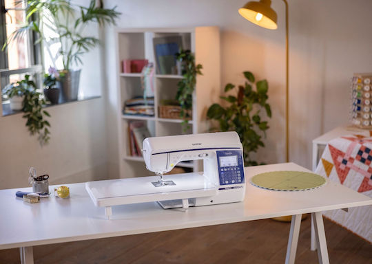 Brother Gewerbliche Nähmaschine Innov-is Weiß